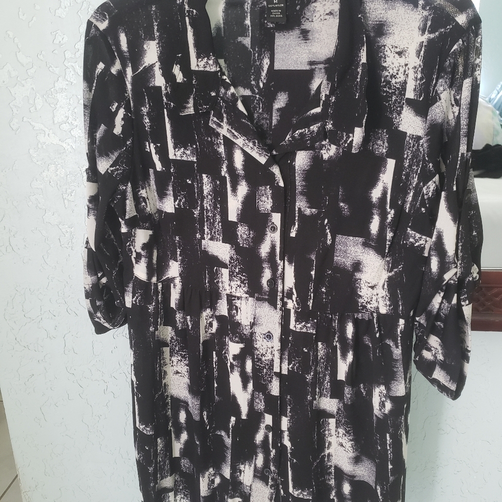 Style & Co Women's Black and White Abstract Shirt
